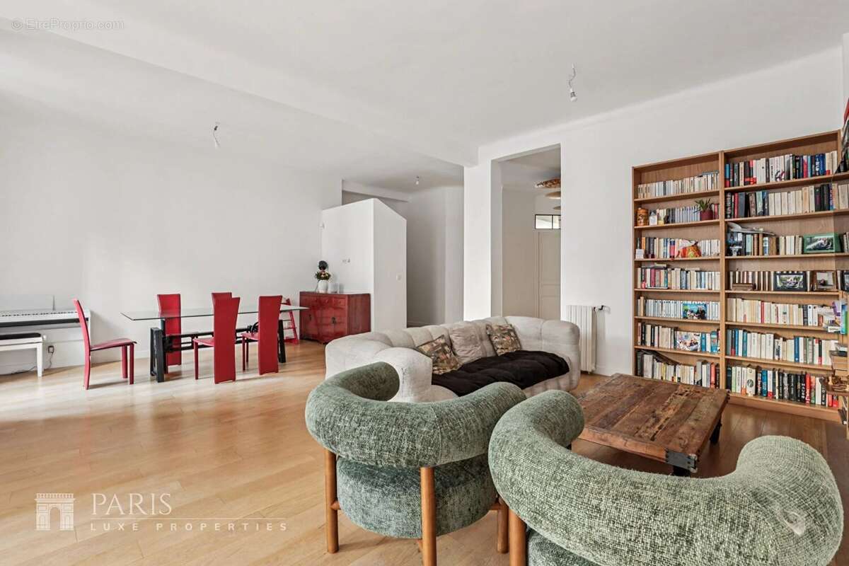 Appartement à PARIS-16E