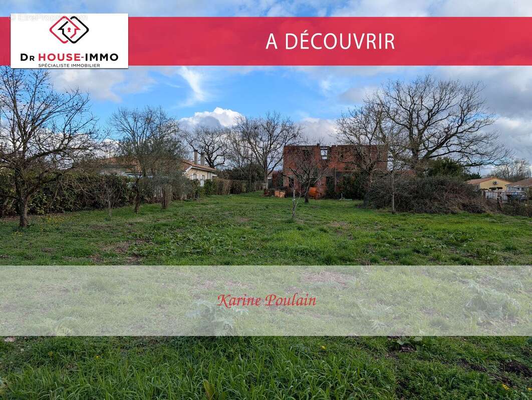 Terrain à AMBARES-ET-LAGRAVE