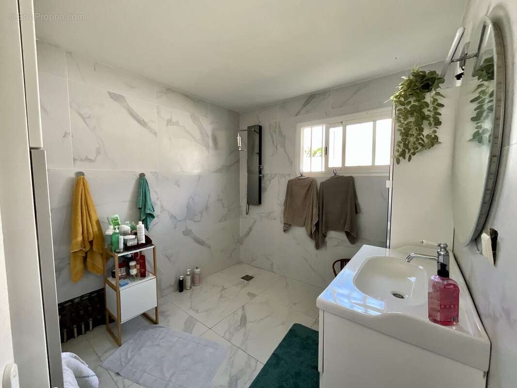 Maison 127 m² à Sainte-Marie  - photo 5