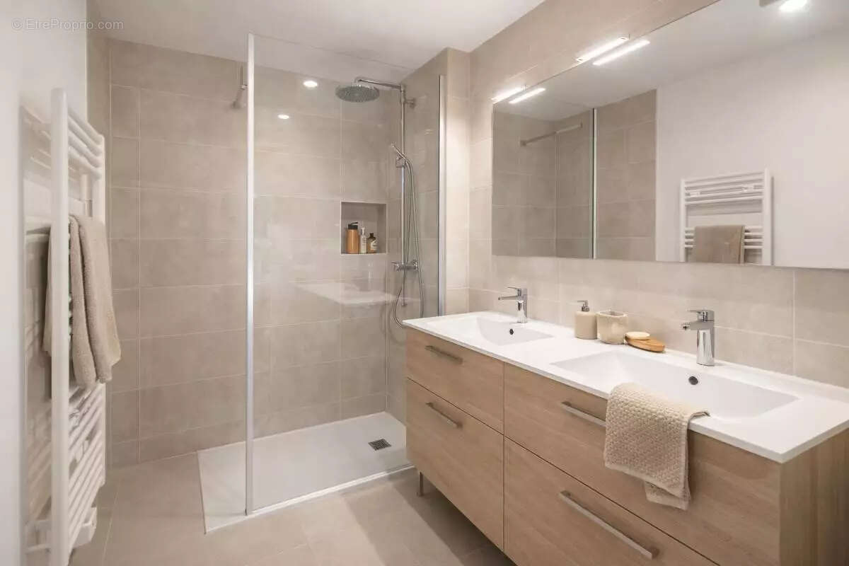 Appartement à BORMES-LES-MIMOSAS