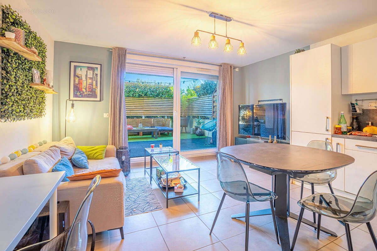 Appartement à POISY