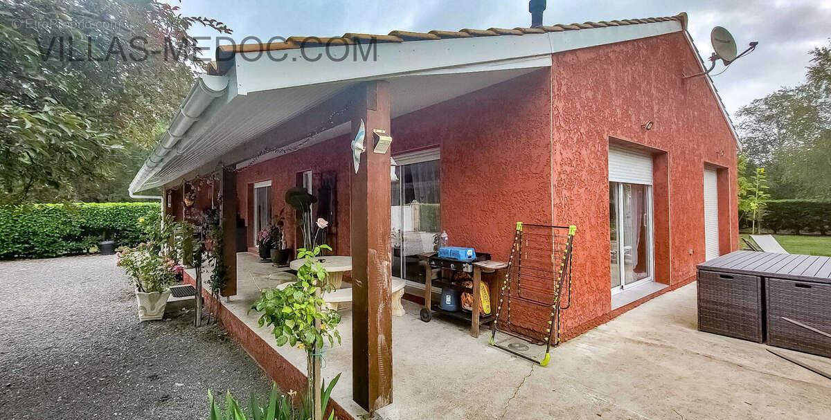 Maison à VENDAYS-MONTALIVET