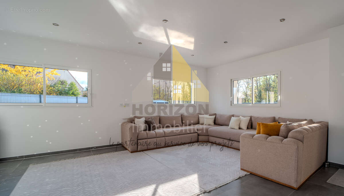 Maison à RUFFEY-SUR-SEILLE