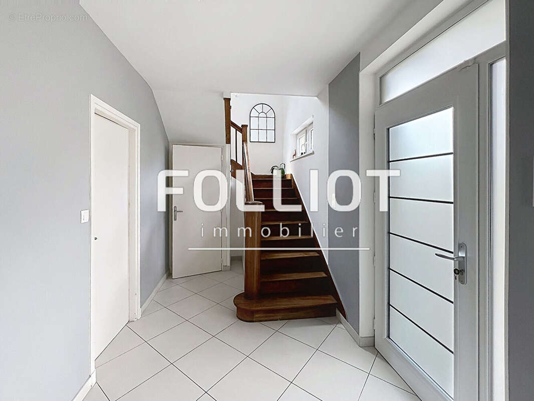 A VENDRE Maison de ville 50000 SAINT LO - photo 2