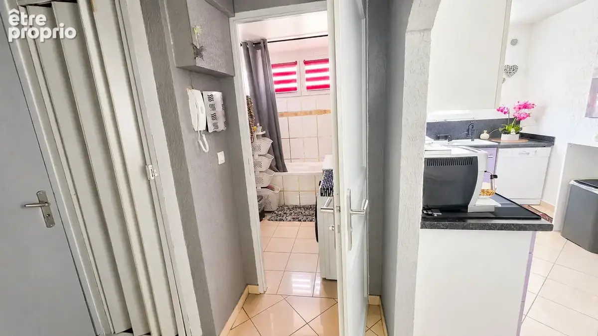 CREUTZWALD ? Appartement F2 rénové, dernier étage avec balcon et cave - photo 7