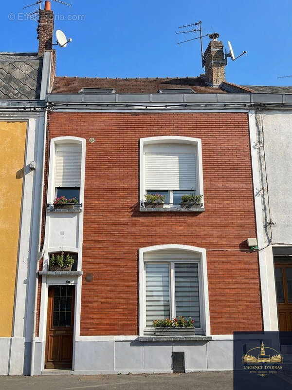 NOUVEAUTÉ- Maison familiale arrière gare- Volumes, Luminosité et beau Jardin - photo 13