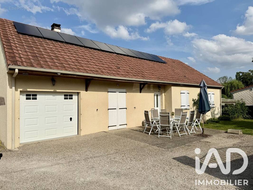 Photo 1 - Maison à LA CHAPELLE-SUR-OREUSE
