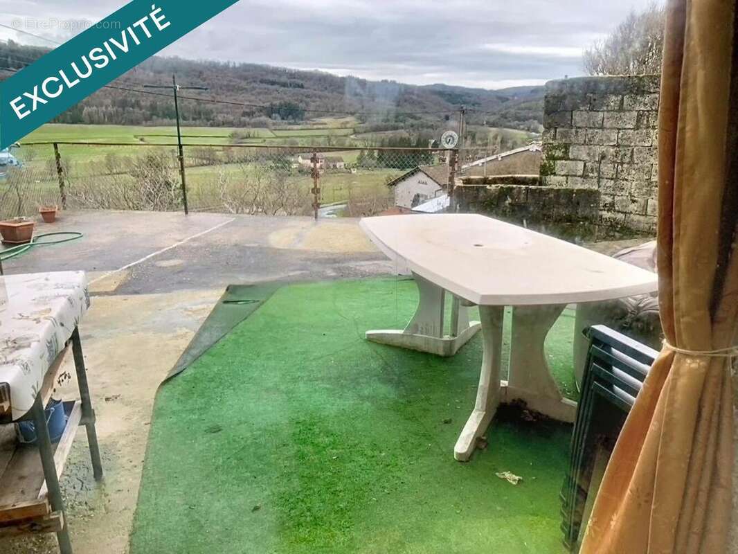 Photo 2 - Maison à SAINT-JULIEN