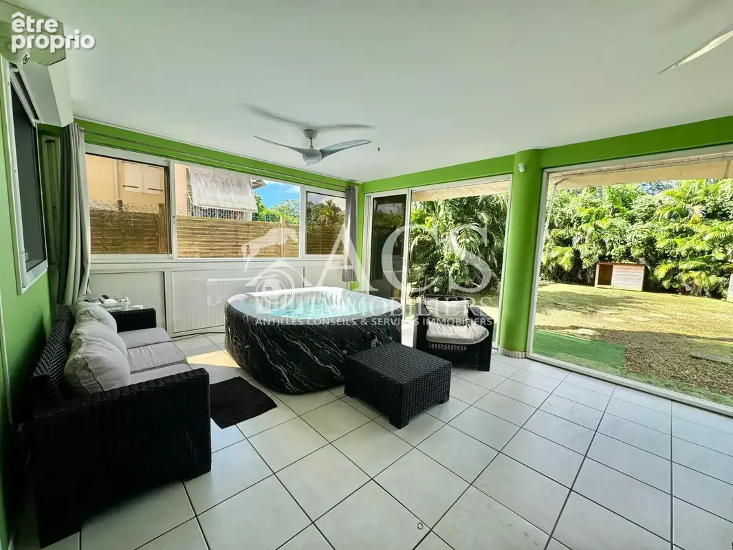 À vendre   appartement t4 en rez-de-chaussée avec terrasse et parkings - photo 3