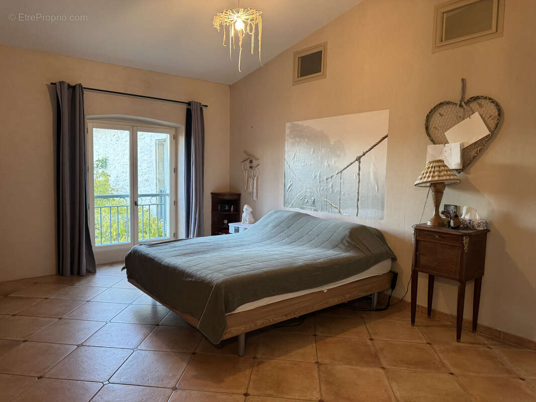 Maison à SAINT-MARCEL-LES-SAUZET