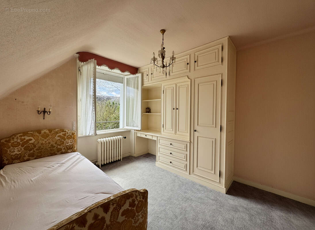 Maison à SAINT-THONAN