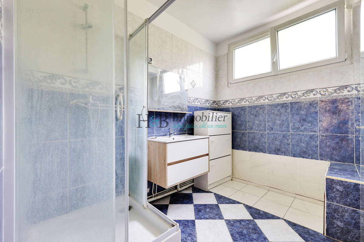 Rare à Noisy-le-Sec   Maison d’investissement de 381 m2 avec 13 espaces locatifs et fort potentiel de valorisa - photo 17