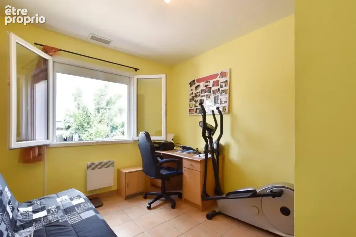Villa familiale avec piscine et garage - photo 16