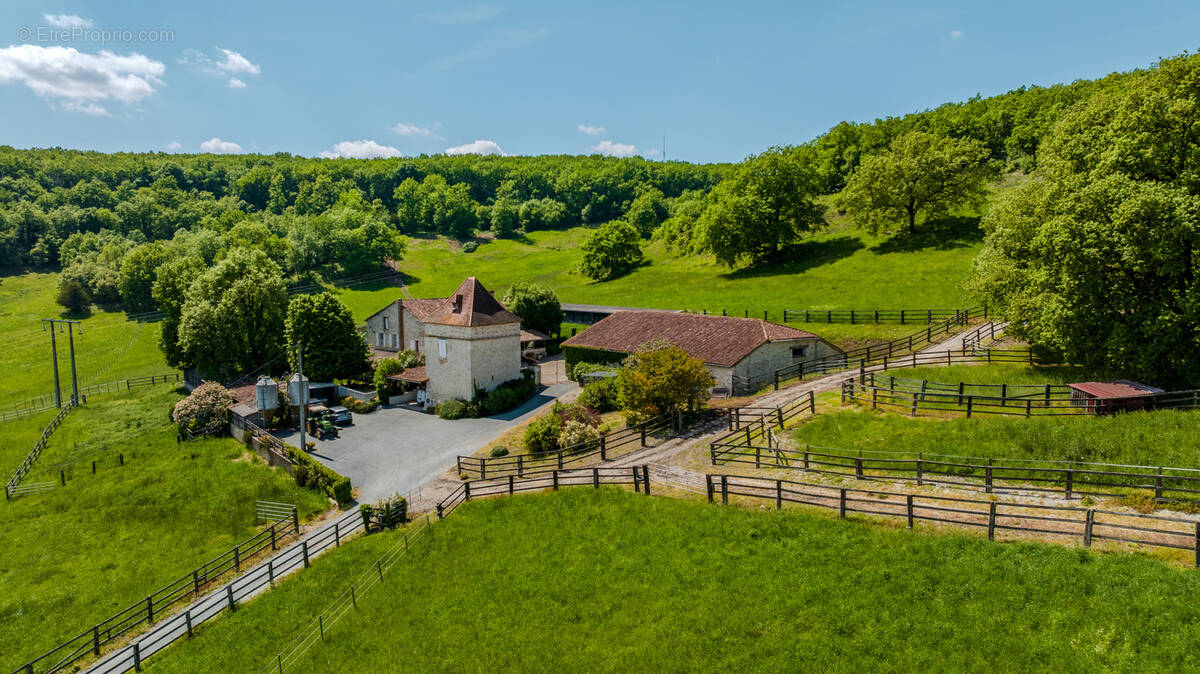Maison à SAINTE-COLOMBE-DE-VILLENEUVE