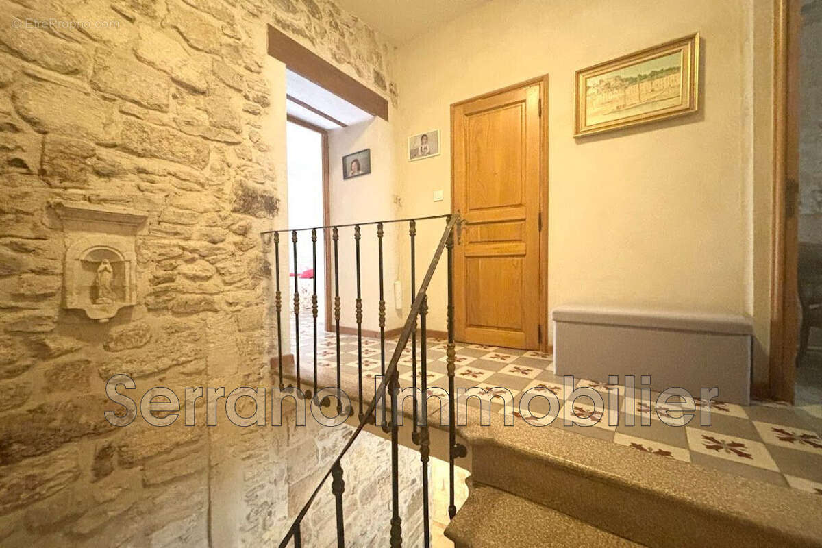 Maison 86 m² à Vallabregues  - photo 9