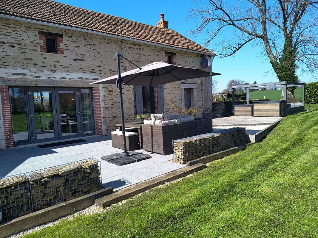 Maison à BOUSSAC