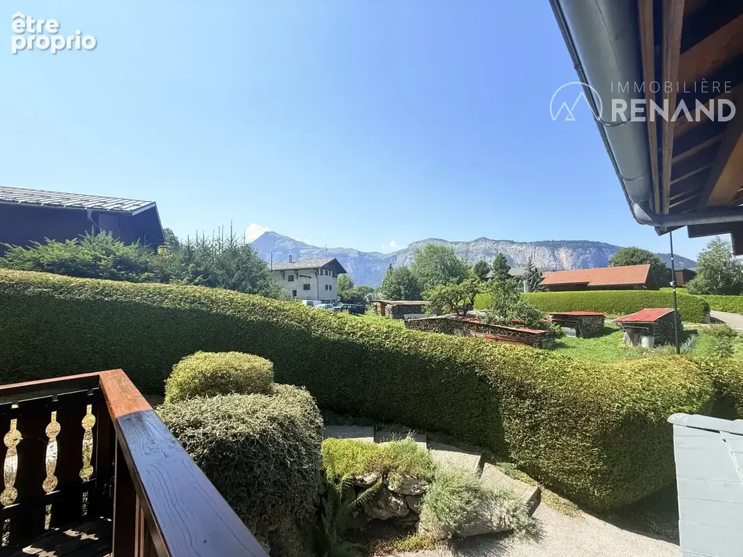 Terrasse coté Ouest ( cuisine ) 