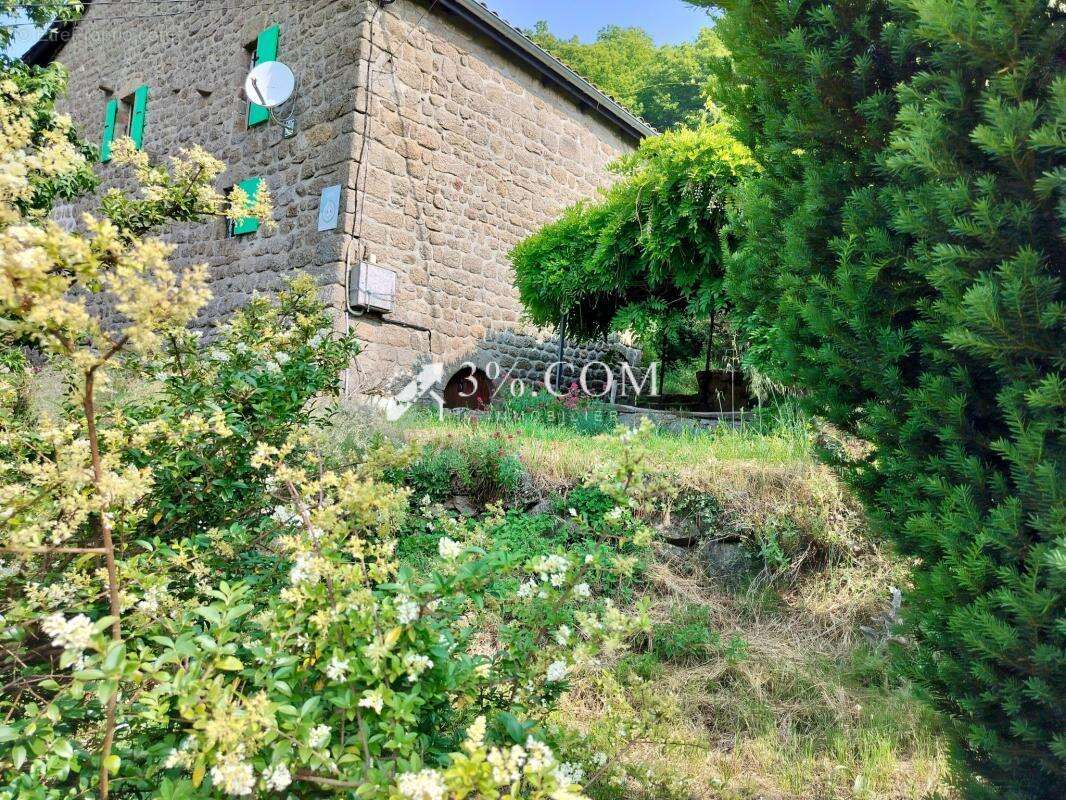 Maison à SAINT-GENEST-LACHAMP