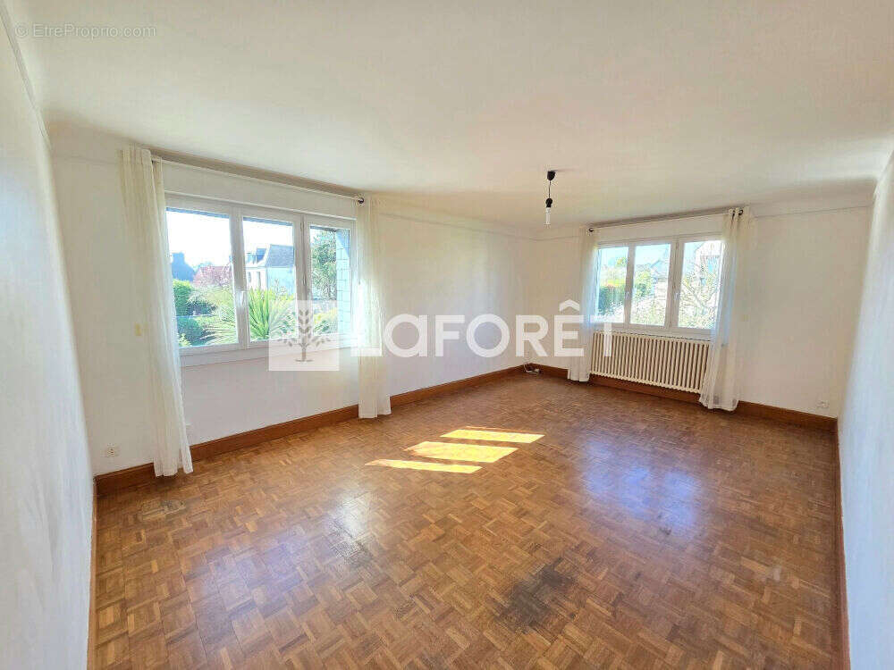 Maison Ploneour Lanvern 5 pièce(s) 116.24 m2 - photo 2