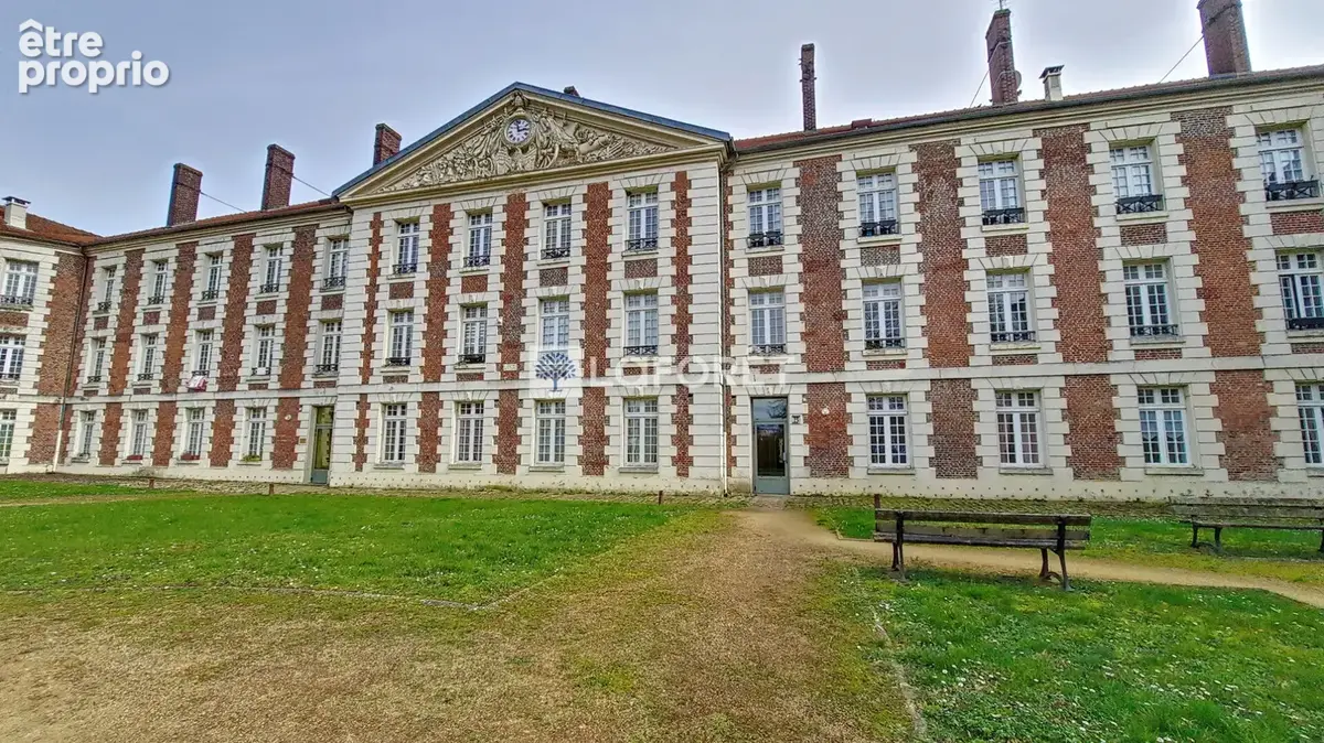 Appartement à LA FERE