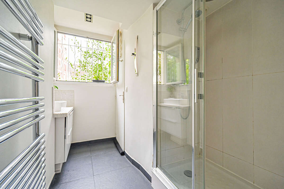 Appartement à PARIS-19E