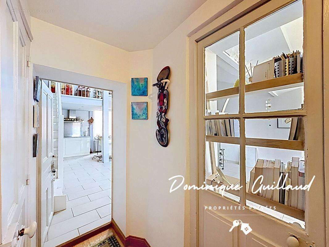 Nîmes Arènes -Duplex 5 piècès 173 m2 avec terrasse et loggia de 50m2 - photo 11