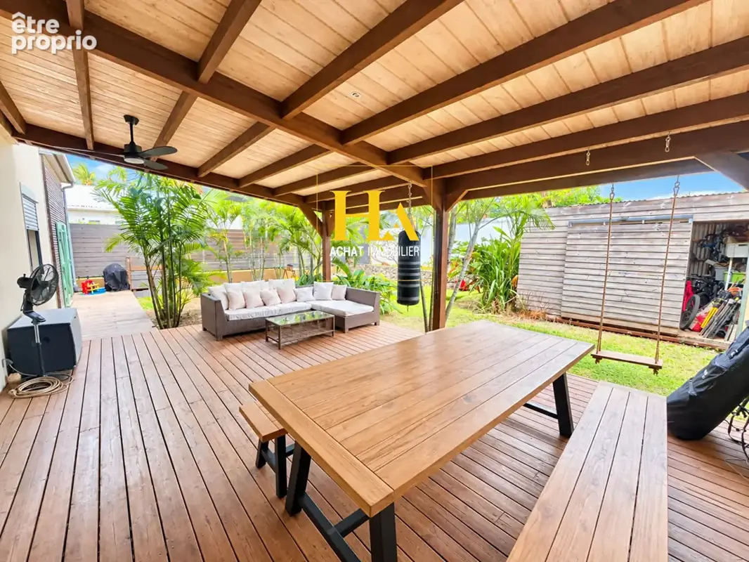 Maison Etang-Salé les hauts - 137m²  6 pièces - photo 2