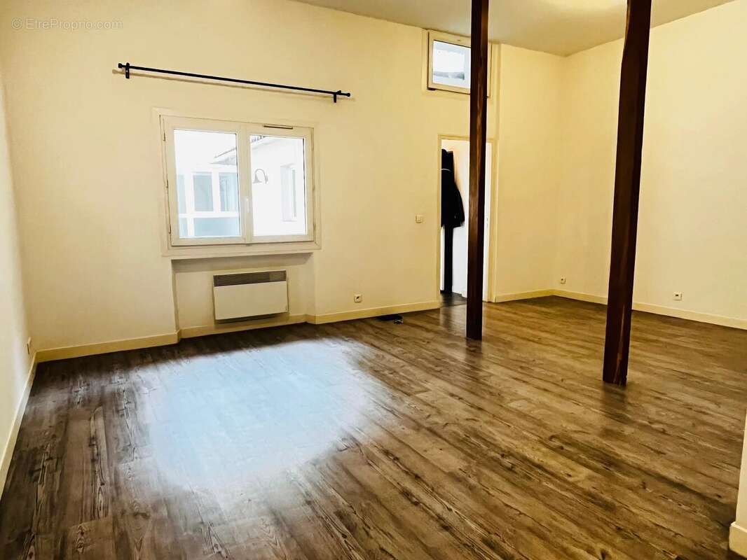 Appartement à MARSEILLE-1E