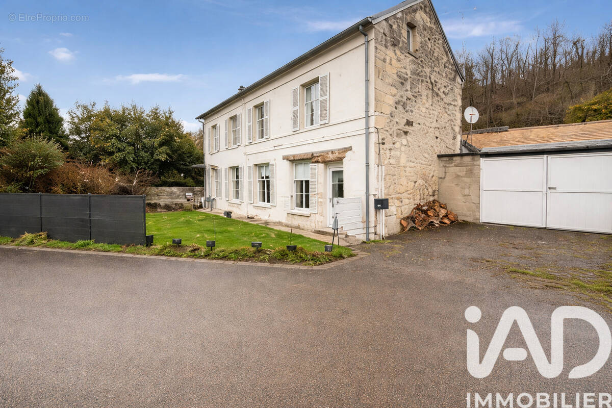 Photo 1 - Maison à BONNEUIL-EN-VALOIS