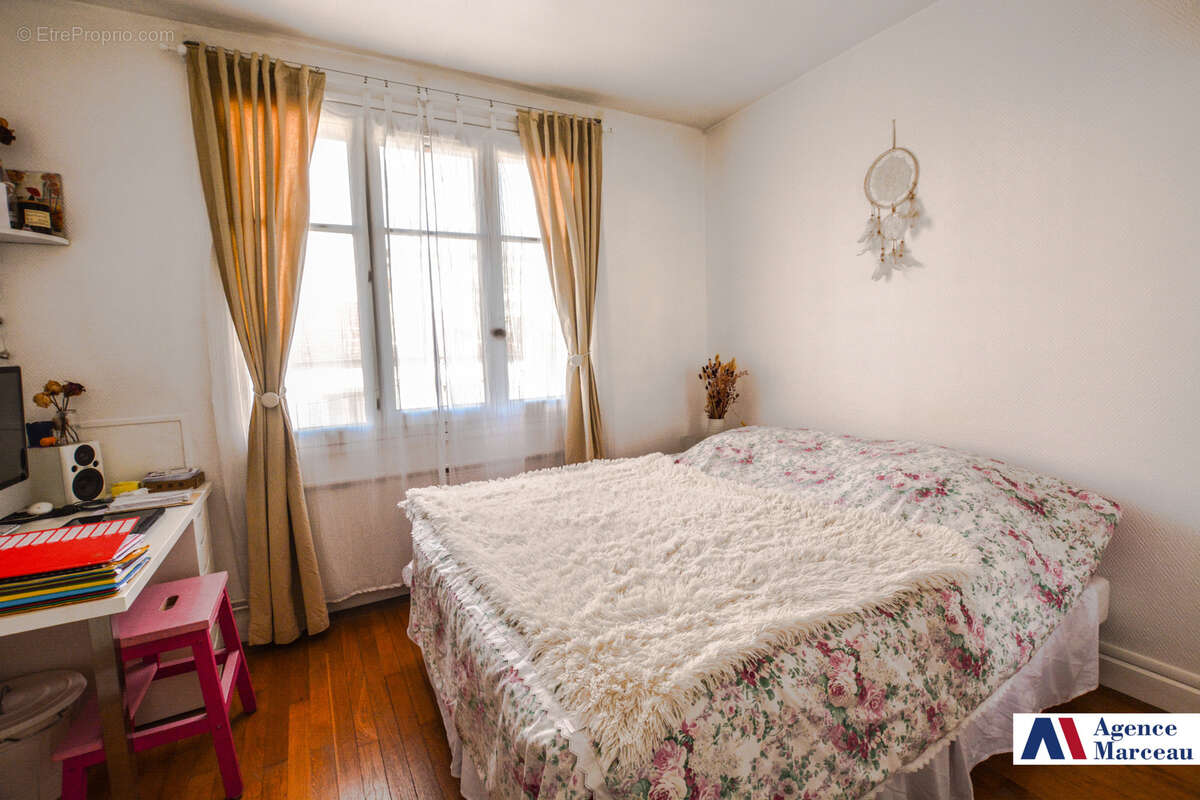 Appartement à COURBEVOIE