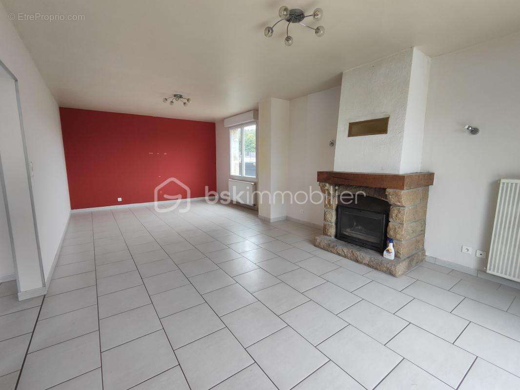 Maison à SAINT-GERMAIN-EN-COGLES