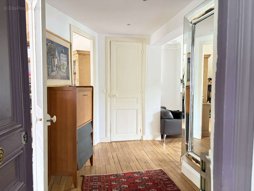 Appartement à PARIS-18E