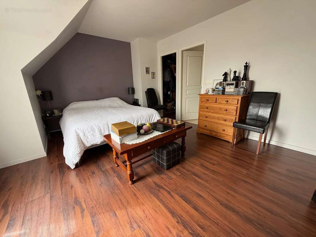 Maison à OLLAINVILLE