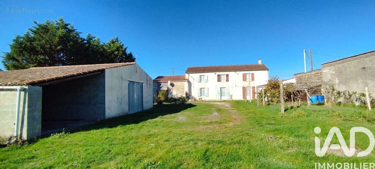 Photo 2 - Maison à CHAILLE-LES-MARAIS