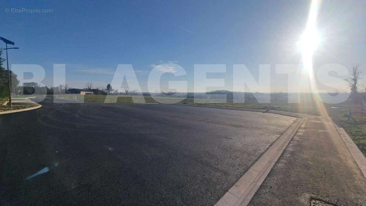 4 - Terrain à CASTELSARRASIN