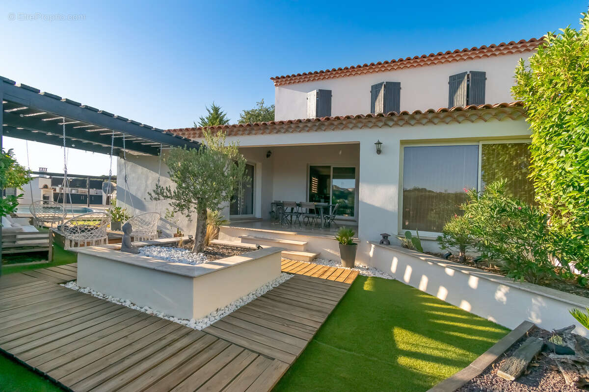 Maison de charme 6p. 4 ch. piscine, suite parentale, garage, panneaux photovoltaïques - photo 2