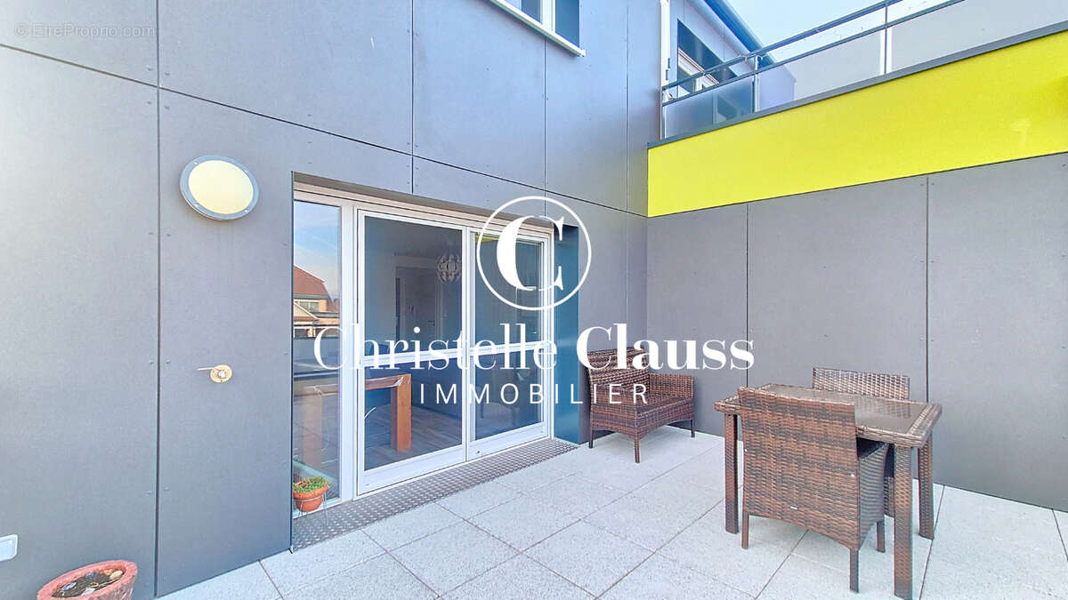 Appartement moderne avec grande terrasse. - photo 1
