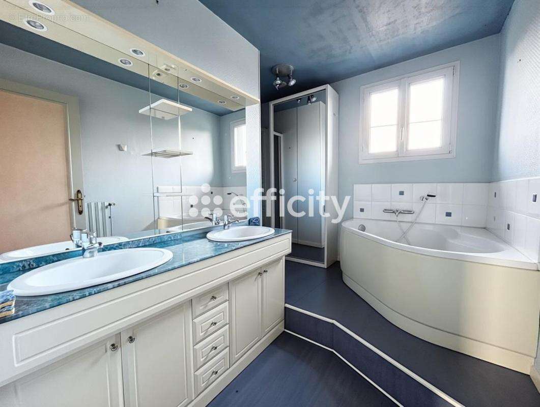 Maison 188 m² à Boulleville  - photo 12