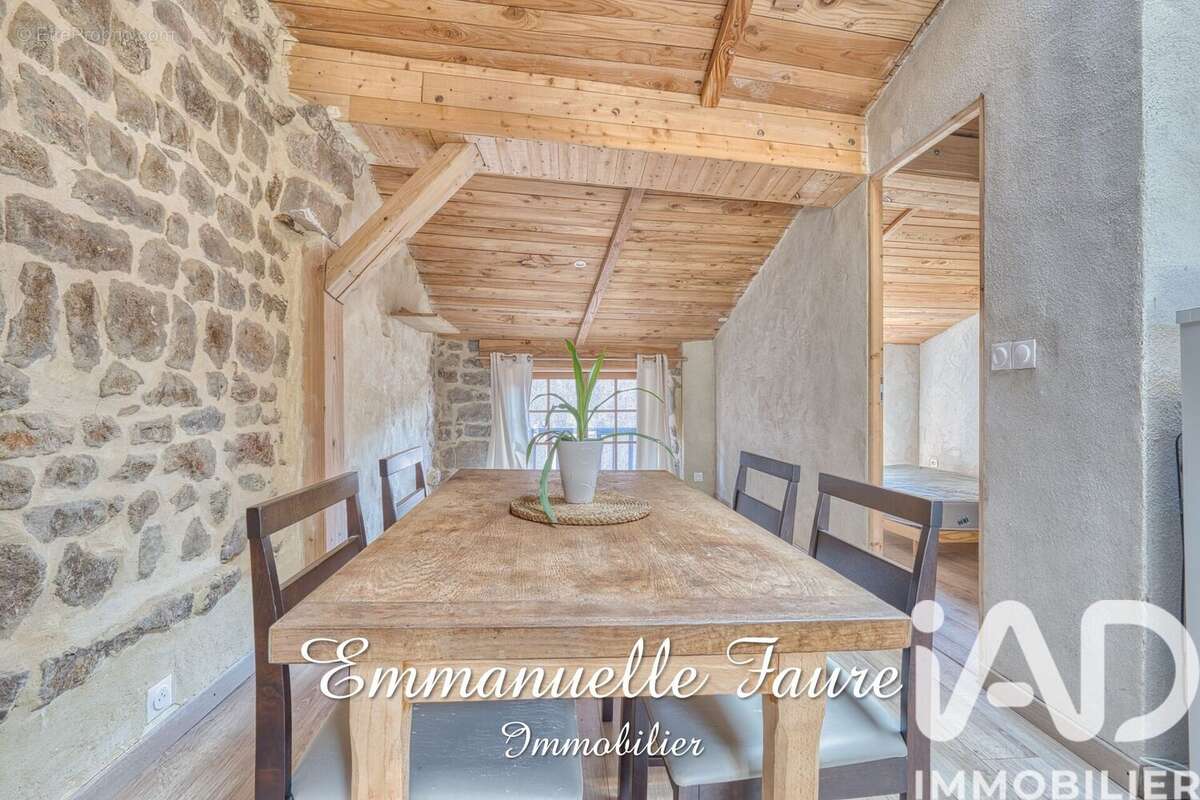 Maison 140 m² à Chalencon  - photo 8