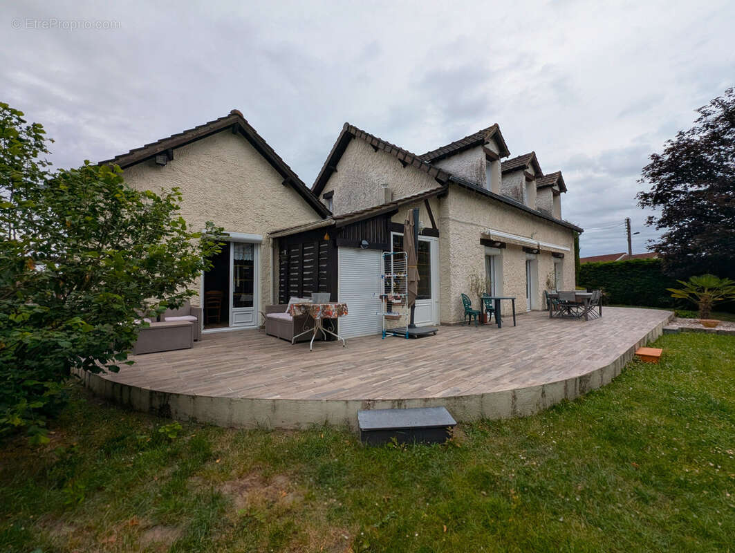Maison familiale avec jardin à CHECY (45) - photo 19
