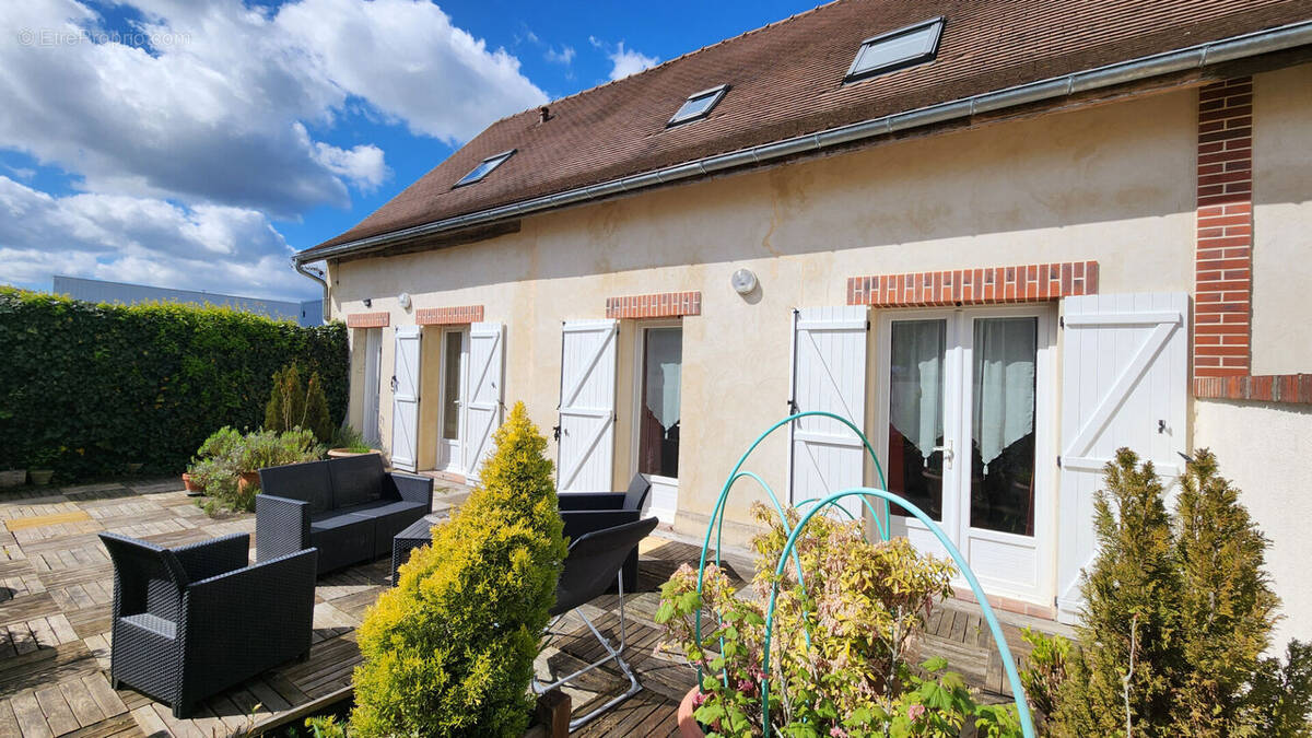 Maison à CHATEAUNEUF-EN-THYMERAIS