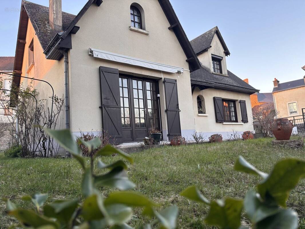 Maison à SILLE-LE-GUILLAUME