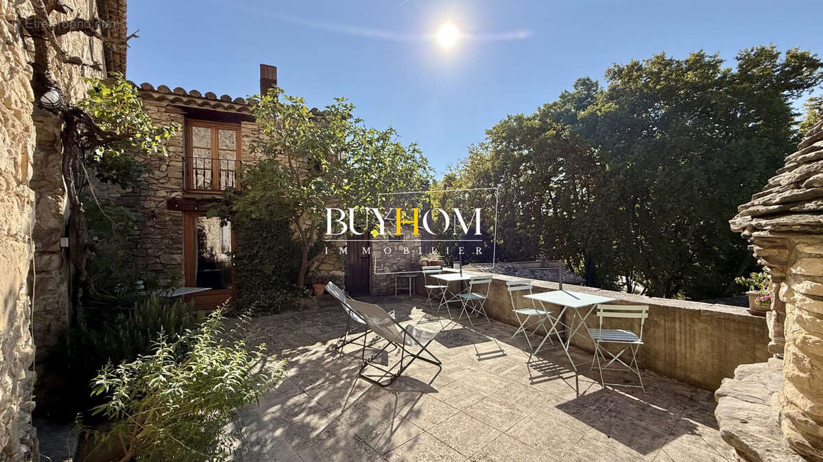 Maison à L&#039;ISLE-SUR-LA-SORGUE