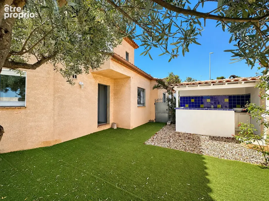 Une belle maison familiale avec piscine au cœur d’un quartier recherché. - photo 4