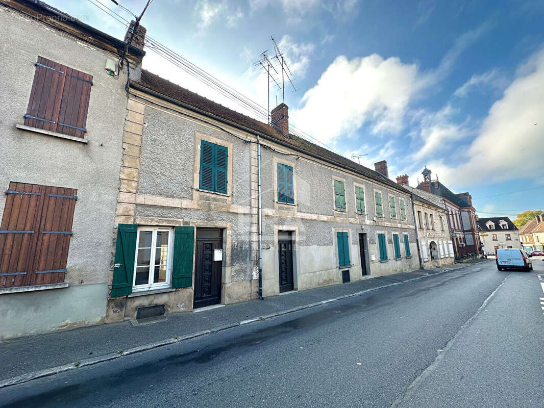 Maison à LORREZ-LE-BOCAGE-PREAUX