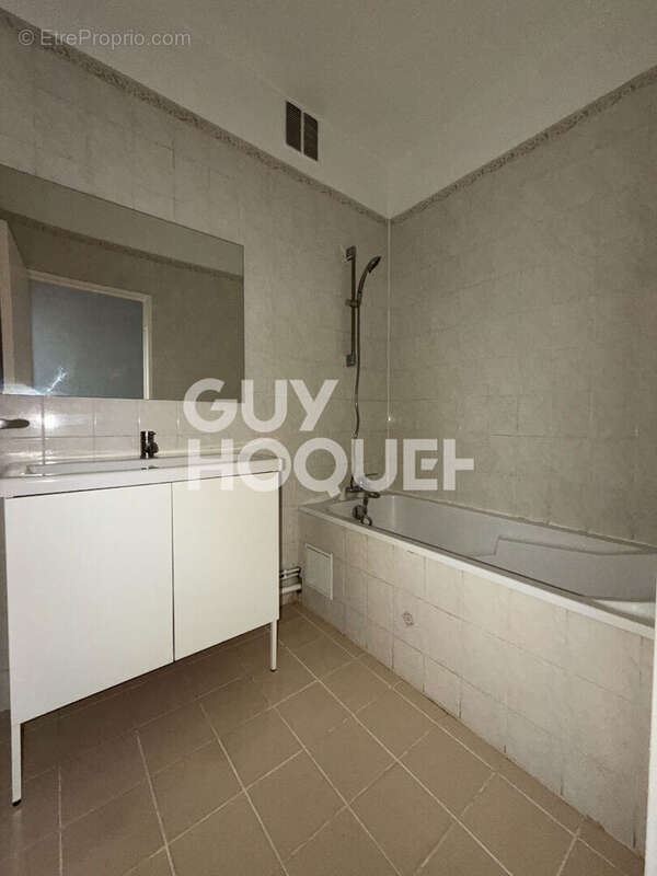 Appartement trois pièces deux chambres - photo 7