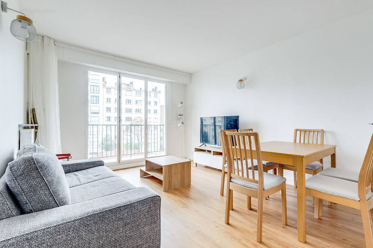 Appartement à PARIS-15E