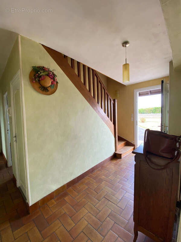123 m2 habitables sur beau terrain avec vue dégagée - photo 9