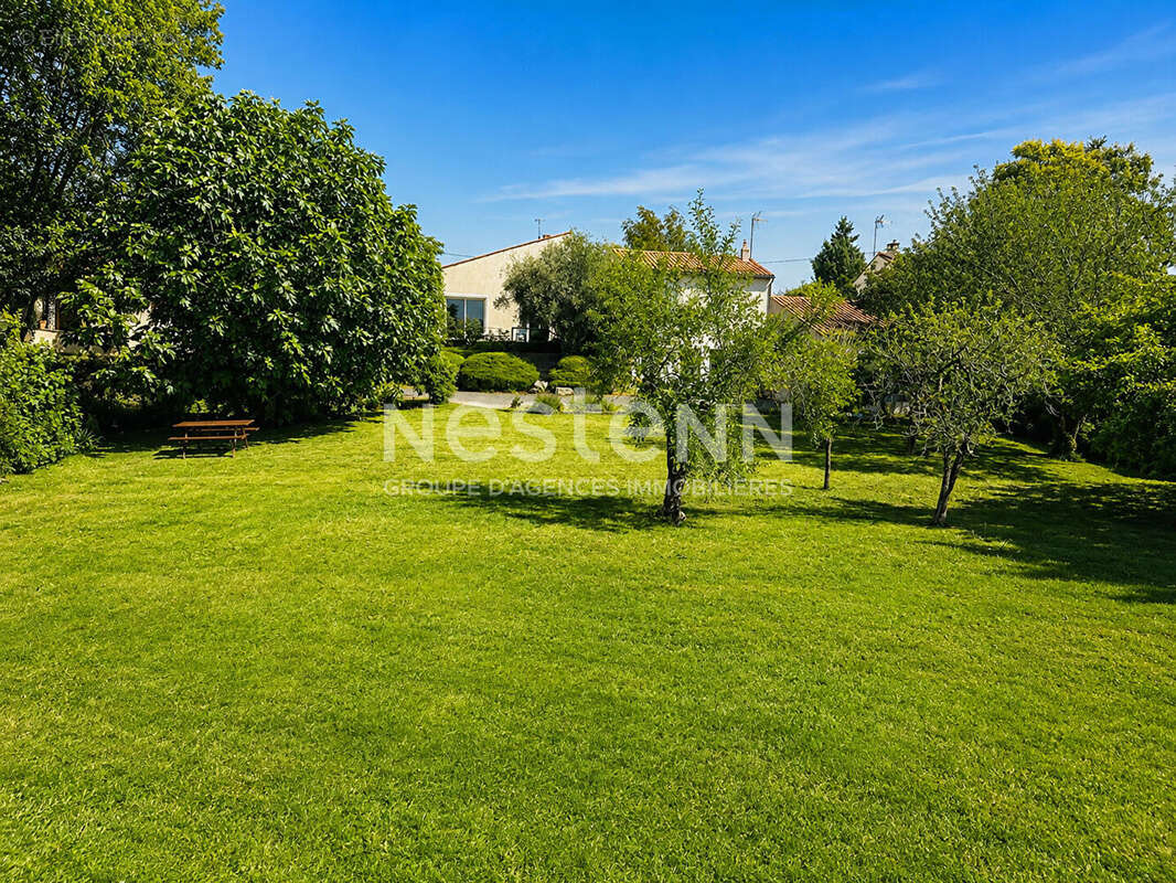 Rare à Pont l'Abbé d'Arnoult et à 15 min Sud Rochefort : Maison 3 chambres, garages et jardin - photo 16