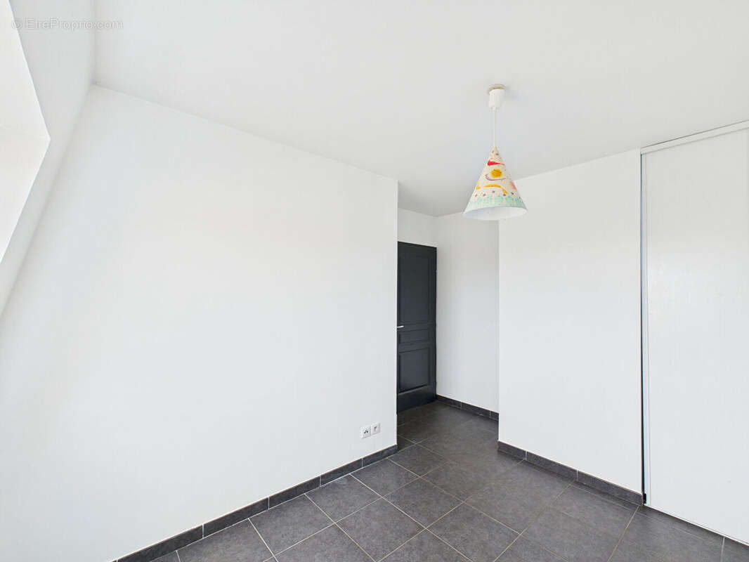 Appartement climatise !  t3. dernier etage terrasse 33m² . garage box. chateauvert 26000 valence - photo 10